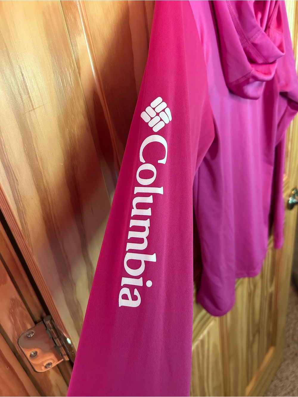 Columbia Kids Hooded Performance Top in Raspberry - Picture 3 of 5